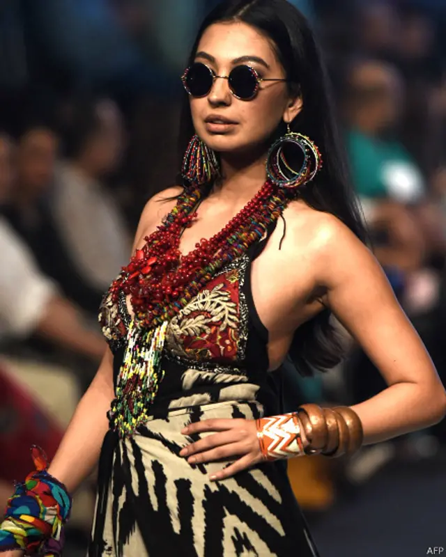 اس فیشن ویک کے اختتام پر تین ایوارڈز بھی دیے جائیں گے۔ ایک ایوارڈ فیشن کی صنعت میں نئے فرد کے لیے ہو گا۔ 