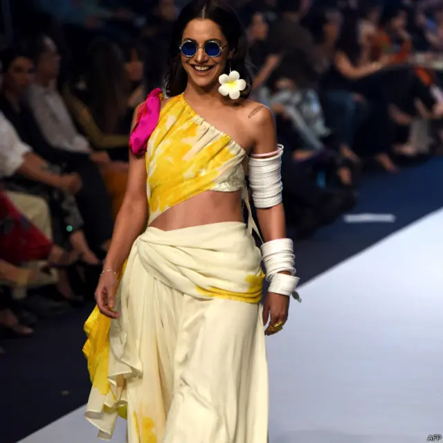 دوسرا ایوارڈ ڈائمنڈ ایوارڈ ہو گا جو فیشن کی صنعت میں بہت عرصے سے کام کرنے والے ڈیزائنر کے لیے ہے۔