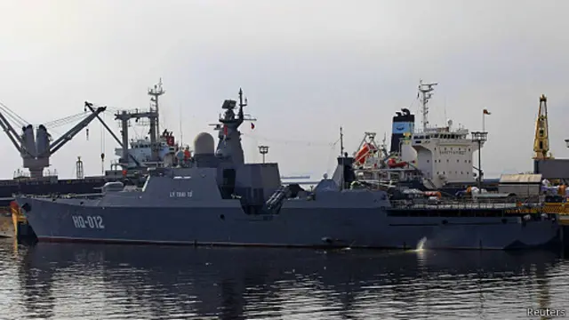 去年11月，由2艘护卫舰组成的越南海军舰艇编队首次访问菲律宾，举行联合搜救训练。（资料图片）