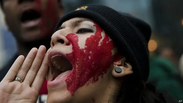 مظاہرین انصاف کے تقاضے پورے کرنے کا مطالبہ کر رہے تھے