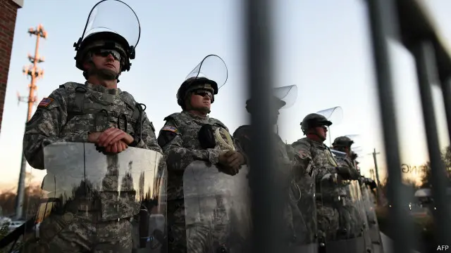 Pasukan keamanan ditambah tiga kali lipat mencegah kerusuhan lebih lanjut. 