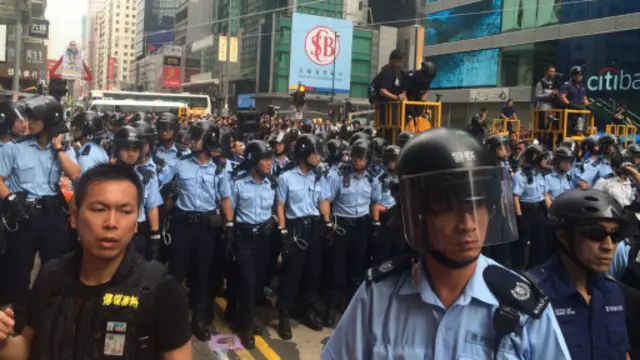 11月26日警方继续在旺角清场，警方拘捕逾148人。