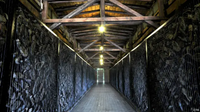 Sapatos no museu de Majdanek (Foto: EPA)