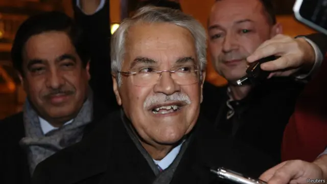 सउदी अरब के तेल मंत्री ओपेक देशों की बैठक में.