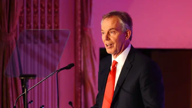 Cựu thủ tướng Tony Blair gây nhiều tranh cãi ở Anh