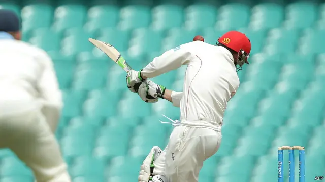 آج کل بولروں کو ون ڈے اور ٹیسٹ میچوں میں ایک اوور میں دو باؤنسر اور ٹی ٹوئنٹی میں ایک باؤنسر کرنے کی اجازت ہے