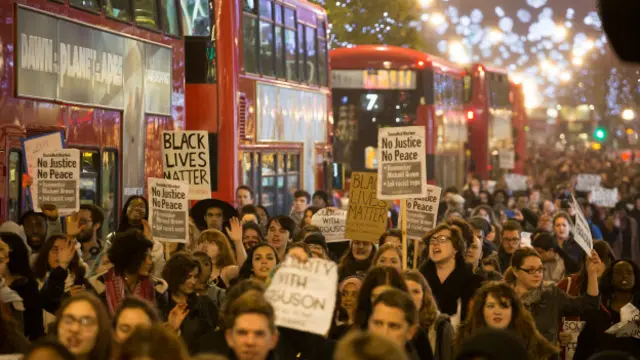 Biểu tình ủng hộ Micheal Brown cũng diễn ra ở London hôm 24/11
