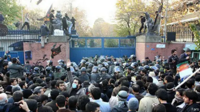 حمله به سفارت بریتانیا در تهران به تصمیم بریتانیا برای بستن سفارتخانه‌ها منجر شد