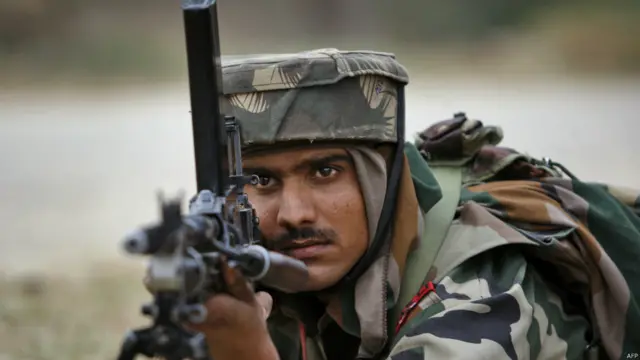 بھارتی فوج اور شدت پسندوں کے درمیان جموں سے 43 کلو میٹر جنوب میں پنڈی کھٹر کے گاؤں کے قریب آرنیہ سکیٹر میں جھڑپ ہوئی ہے۔