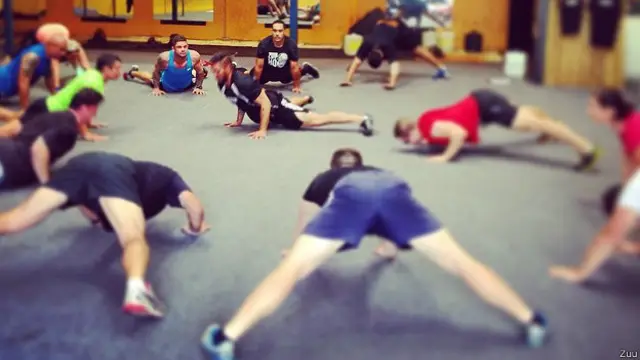 Su creador, Nathan Helberg, resalta que una de las ventajas del Zuu es que puede tener "contaminación" de gente en las sesiones.