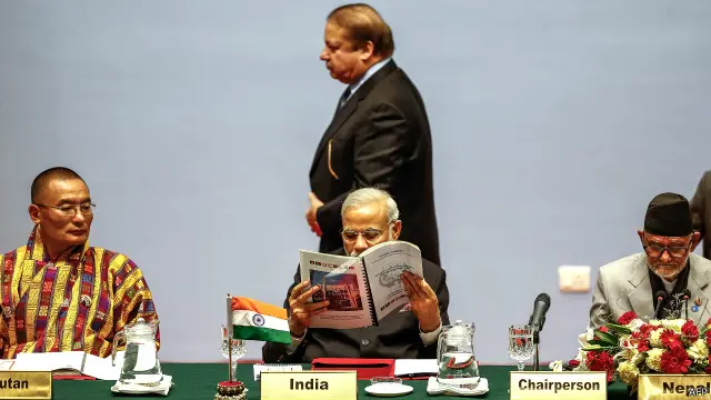 اجلاس میں وزیراعظم نواز شریف اور نریندر مودی کے درمیان رسمی ملاقات نہیں ہو سکی