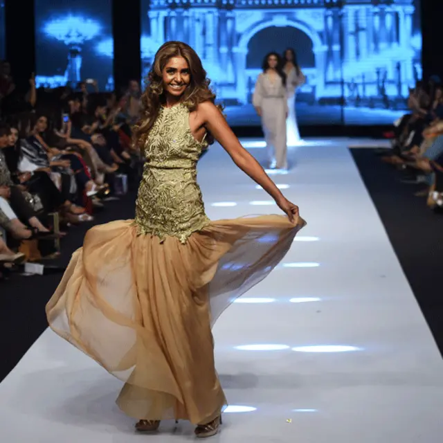 فیشن ویک کے آخری روز بھی سات ڈیزائنرز نے اپنے ملبوسات پیش کیے۔ 