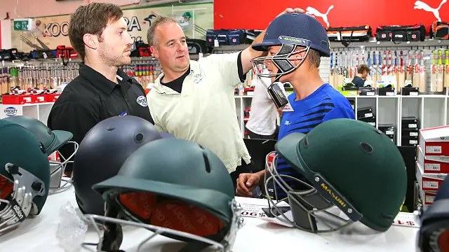 آئی سی سی نے بھی حالیہ سالوں میں ہیلمٹ کو محفوظ بنانے کے لیے اپنی سفارشات دی ہیں۔