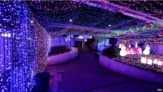 Dekorasi ini diharapkan bisa menarik lebih banyak sumbangan untuk badan amal. 