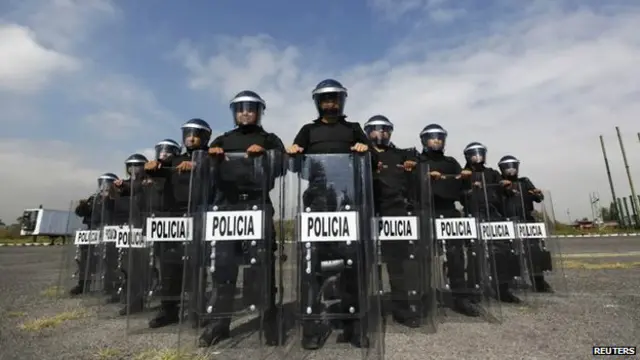 Policías