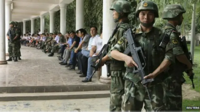 中国当局不断加强在新疆的治安措施，防止暴力袭击事件发生。（资料照片）