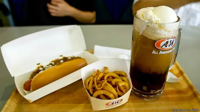 Американский коктейль из корневого пива