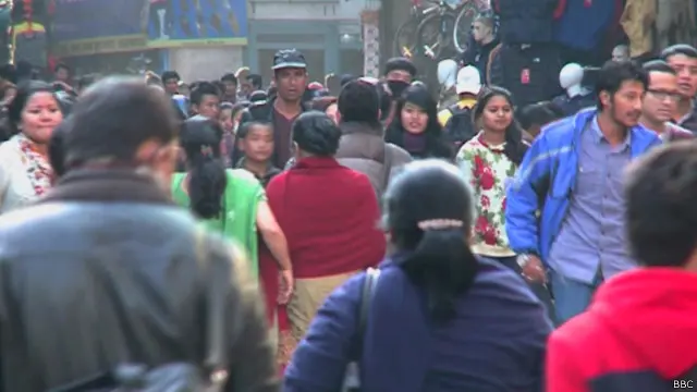 کٹھمنڈو میں گھوم پھر کر ہمیں اندازہ ہوتا ہے کہ خطے کے لوگوں کی ضروریات اور مجبوریاں ایک جیسی ہیں