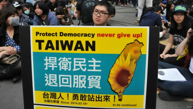 若台湾在2016年在民进党中选出一个亲独立的总统，不仅是台北，北京也会重新考量其两岸旅游的政策。因为若人们能从香港和台湾的经验中学到什么，那可能是旅行在让人们走得更近的同时，也暴露出了他们之间的差异。