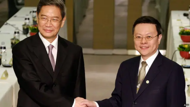 张志军与王郁琦（资料照片）