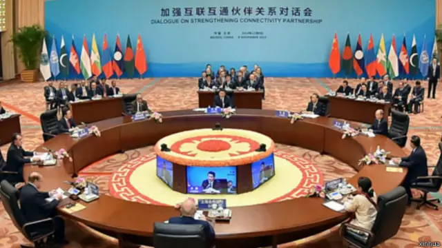 中国将出资400亿美元成立丝路基金，推动发展亚洲地区经济。