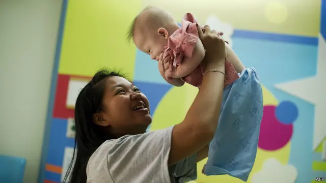 پاتھرامون چانبوا نے کہا ہے کہ جب انھیں پتہ چلا کہ گیمی ناکارہ ہیں تو آسٹریلین جوڑی نے پاتھرامون کو اپنا حمل گرانے کا بولا