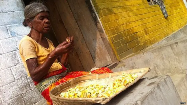 चाय बागान कर्मचारी