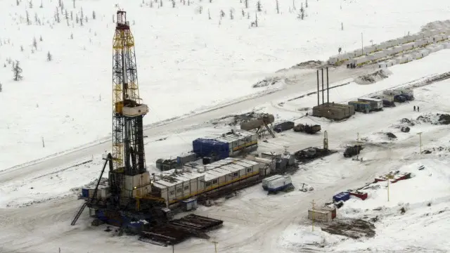 آئی ای اے نے جمعہ کو اپنی پیشن گوئی میں کہا ہے کہ روس اور تیل برآمد کرنے والے ممالک میں تیل کے استعمال میں کمی کے باعث عالمی طلب نو لاکھ سے گر کر دو لاکھ تیس ہزار بیرل یومیہ رہ جائے گی