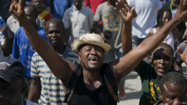 Los manifestantes pidieron la dimisión del presidente, Michel Martelly, y del primer ministro, Laurent Lamothe.