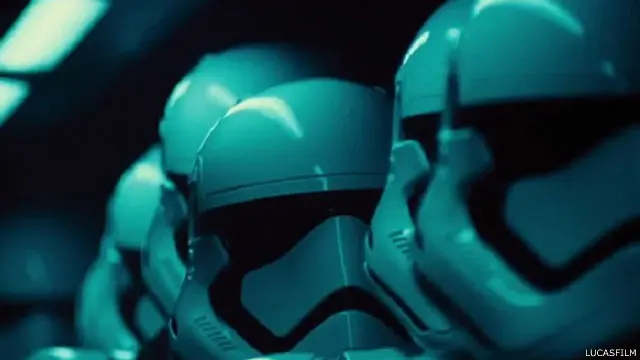 جيش من جنود "قوات الصدمة" المدرعين وهو يستعد للمعركة.