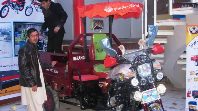 د هرات د صنعتګرانو د ټولنې چارواکي وایي، همدا اوس د ځینو توکو په برخه کې د افغانستان صنعت له ګاونډیو هېوادو سره سیالي کوي.