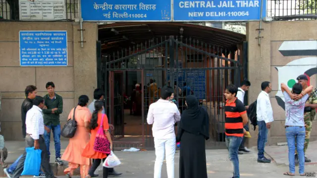 دہلی کے لیفٹیننٹ گورنر نجیب جنگ نے اس واقعے کی جوڈیشل انکوائری کا حکم دیا ہے