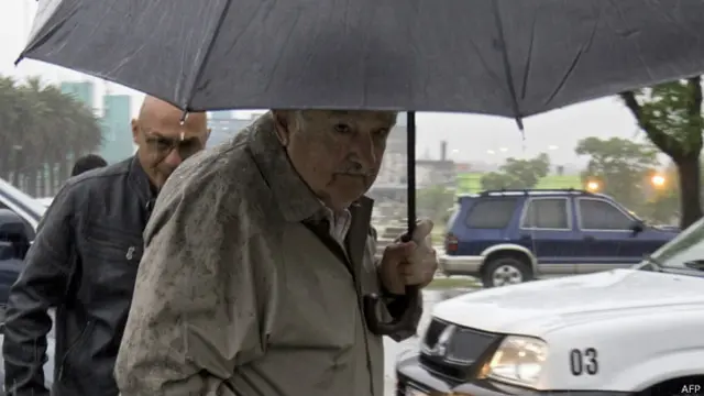 Incluso Mujica dijo que no recordaba unas elecciones con tan mal tiempo.
