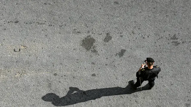 Vázquez promete tratar de dignificar la función de la policía.