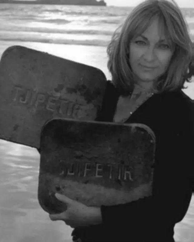 Misteri blok Tjipetir diungkap Tracey Williams.