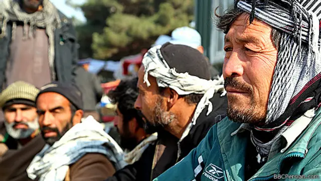 په هېواد په کلیوالو سیمو کې د ناامنیو په ډېرېدو خلکو ښار ته مخه کړې ده، خو په ښارونو کې هم کاروبار په کمېدو دی