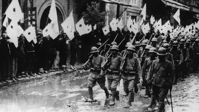 Quân đội Nhật Hoàng hành quân vào Bảo Định, Hà Bắc, Trung Quốc năm 1937