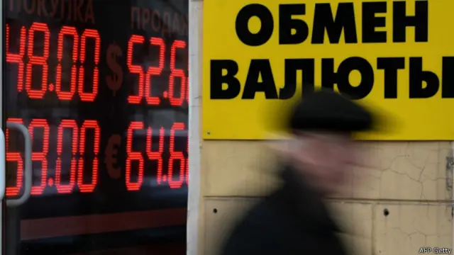 کاهش قیمت نفت واحد پول روسیه را ضعیف کرده است.