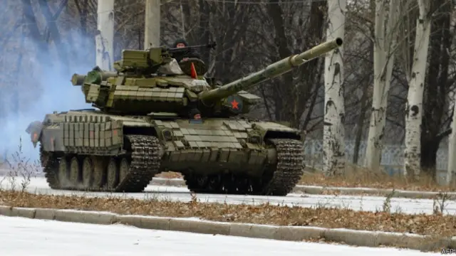 Танк в районе донецкого аэропорта