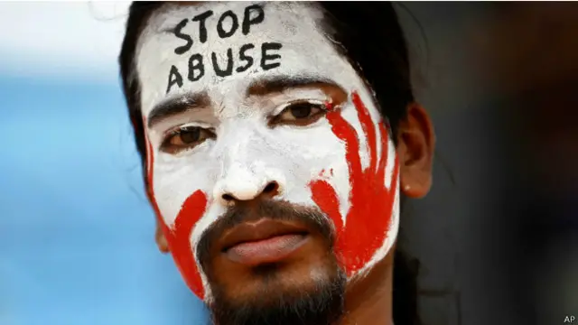 स्टॉप एब्यूज़, आदमी