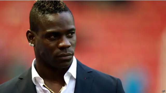 قام بالوتيلي بحذف الرسالة فورا ولكن ليس قبل ان تلقفها كثيرون واعادوا نشرها