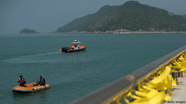 Tim penyelamat dari Korea Selatan sedang menuju Rusia untuk membantu upaya pencarian korban.