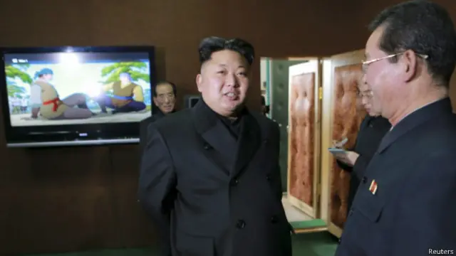 朝鲜外务省后来发表声明,强烈谴责该片是“战争行为”,抨击这是“毫不掩饰的支持恐怖主义行为”