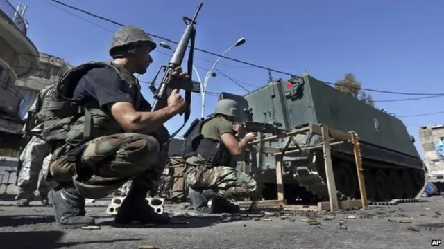 لبناني ځواکونه د 'اسلامي دولت'' له ملاتړو او د ''النصرت جبهې'' له جنګیالیو سره په جګړه بوخت دي.