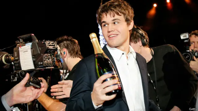 Carlsen es toda una sensación en Noruega, al punto que ganó cuatro trofeos en la gala del deporte del país nórdico en 2013.