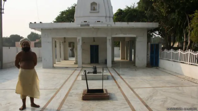 गुरु द्रोण का मंदिर