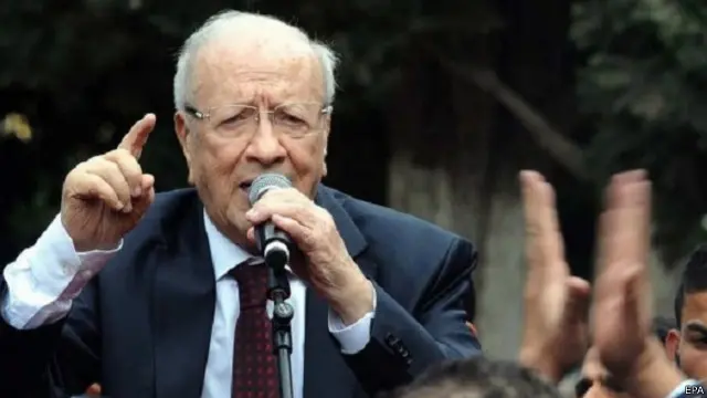 السبسي ينتمي إلى حزب "نداء تونس" ويلقى تأييد أنصار الرئيس المخلوع بن علي الذي أطيح به من السلطة عام 2011.