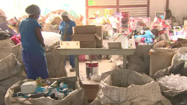 catadoras no polo de reciclagem