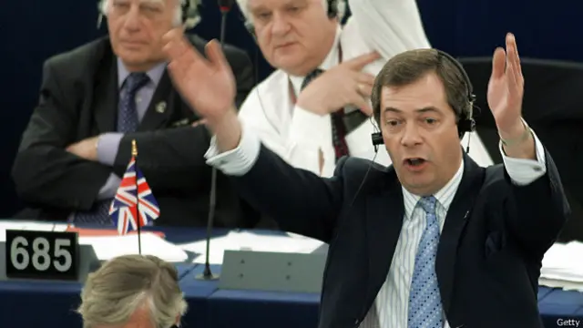 2014年，他在该报的上述调查中的排名超过了保守党首相卡梅伦。同年美国《时代》杂志将他列为“年度英国人物”。 