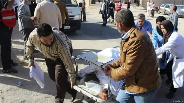 اصيب عشرة اشخاص على الاقل في الغارة